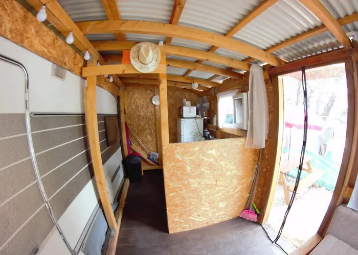 Karavan Aida זיווגוסצה