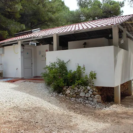 مكان تخييم Karavan Aida *